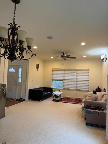 48 Willocks Cir, Franklin Twp., NJ 08873