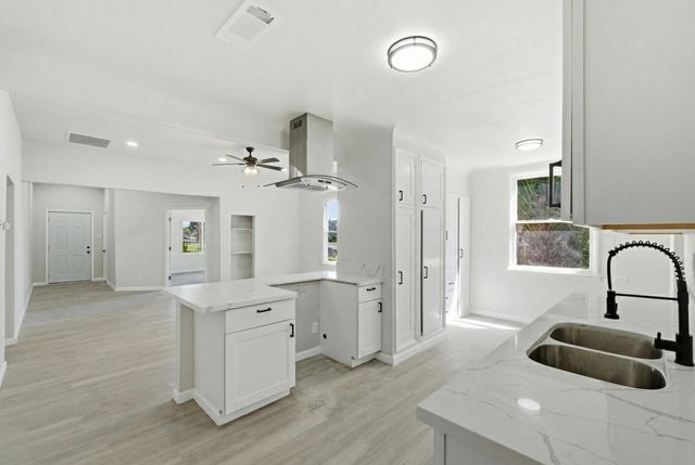 121 E Elm Street, Hanford, CA 93230