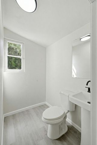 121 E Elm Street, Hanford, CA 93230