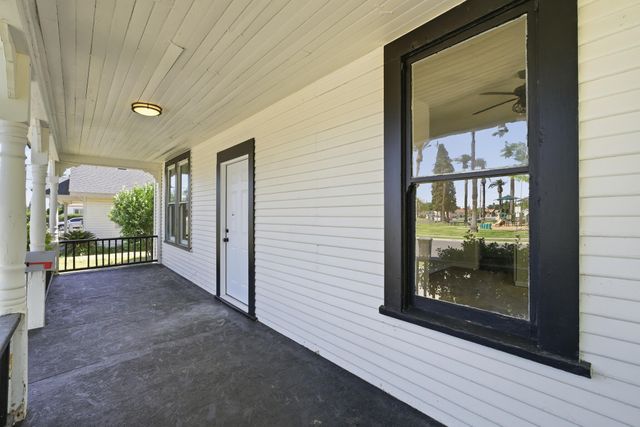 121 E Elm Street, Hanford, CA 93230