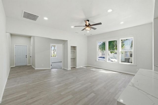 121 E Elm Street, Hanford, CA 93230