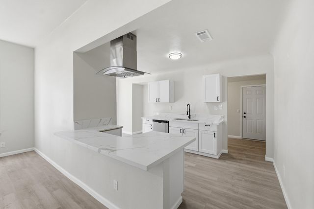 121 E Elm Street, Hanford, CA 93230