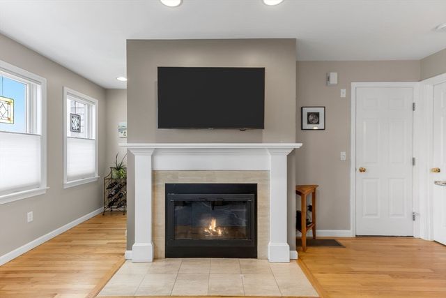 52 Harry Kemp Way 6, Provincetown, MA 02657