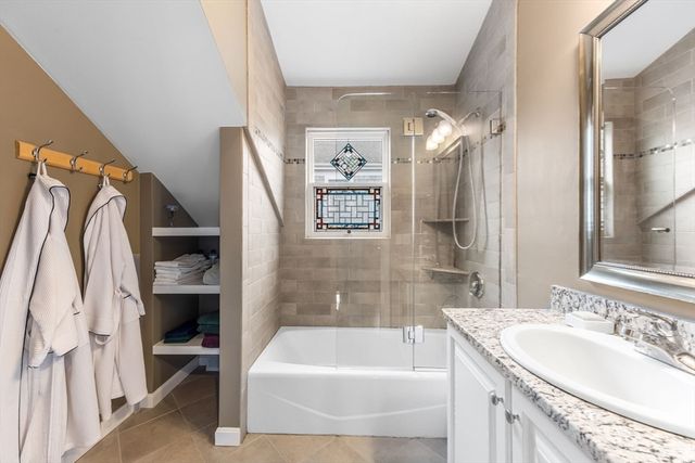 52 Harry Kemp Way 6, Provincetown, MA 02657