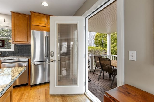 52 Harry Kemp Way 6, Provincetown, MA 02657