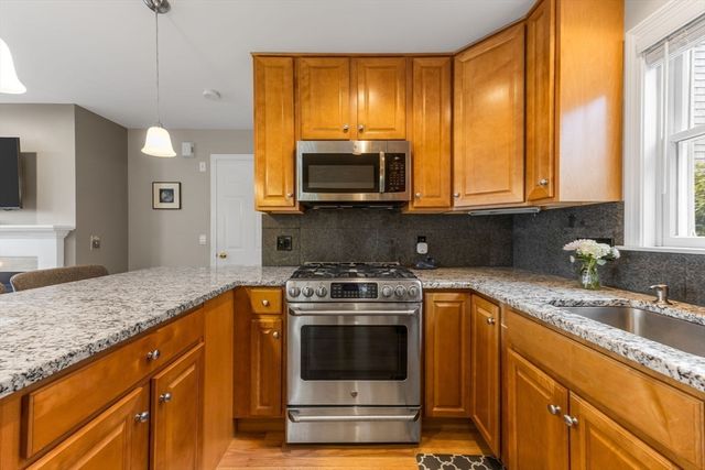 52 Harry Kemp Way 6, Provincetown, MA 02657