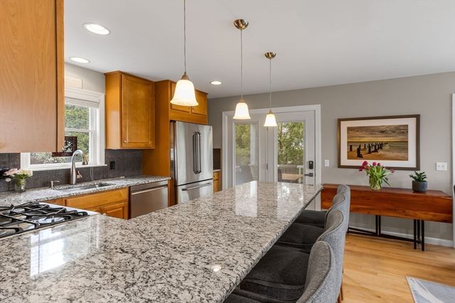 52 Harry Kemp Way 6, Provincetown, MA 02657