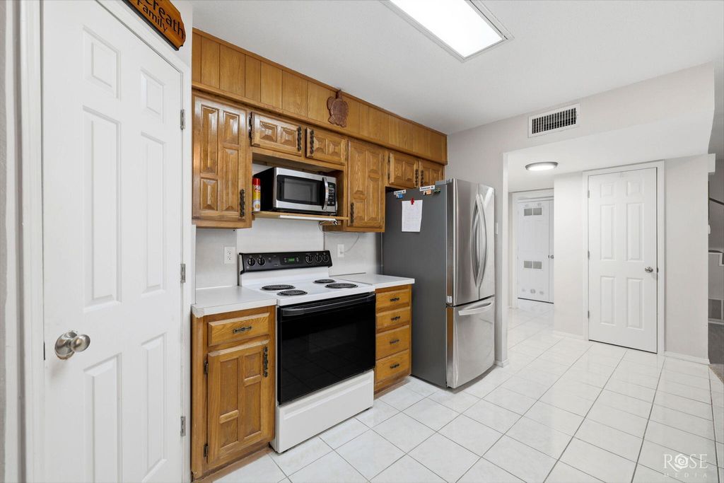 Image 15 of property listing at 3717 High Meadow Drive, San Angelo, TX 76904