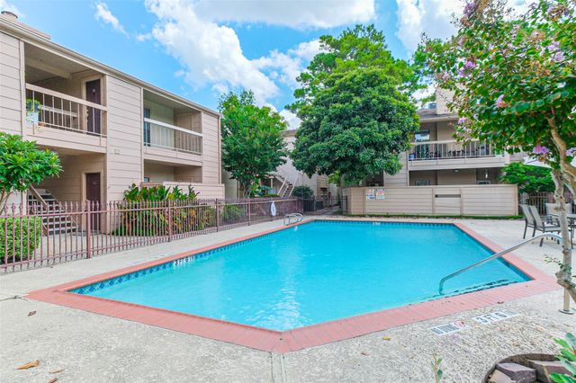 2125 Augusta Drive 9, Houston, TX 77057