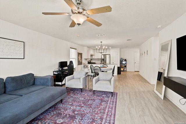 5409 Basil Trace, St Hedwig, TX 78152
