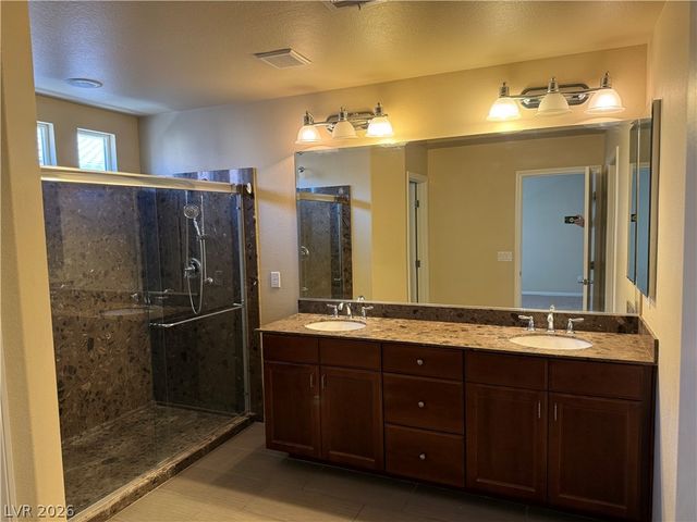 6083 CROWN PALMS Avenue, Las Vegas, NV 89139