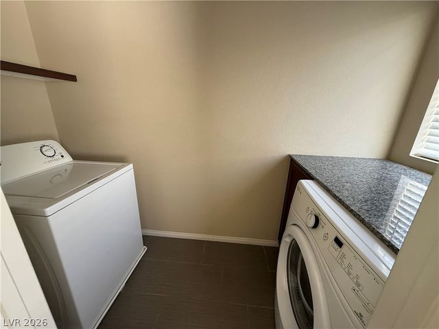 6083 CROWN PALMS Avenue, Las Vegas, NV 89139