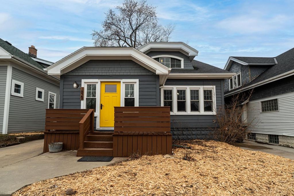 1829 N 55th STREET, Milwaukee, WI 53208