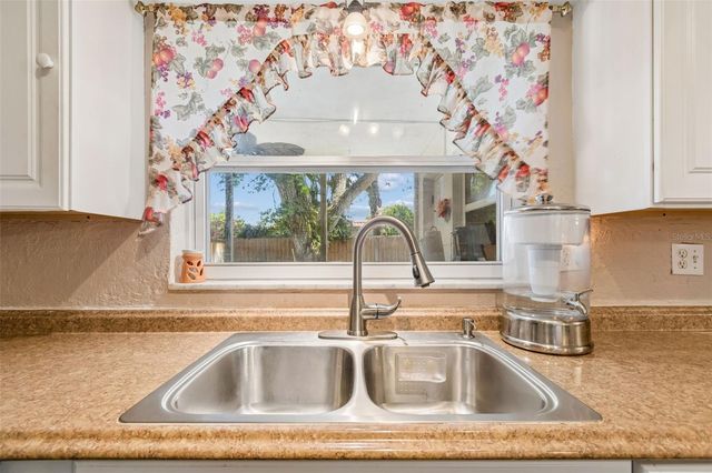 2085 68TH AVENUE S, St Petersburg, FL 33712