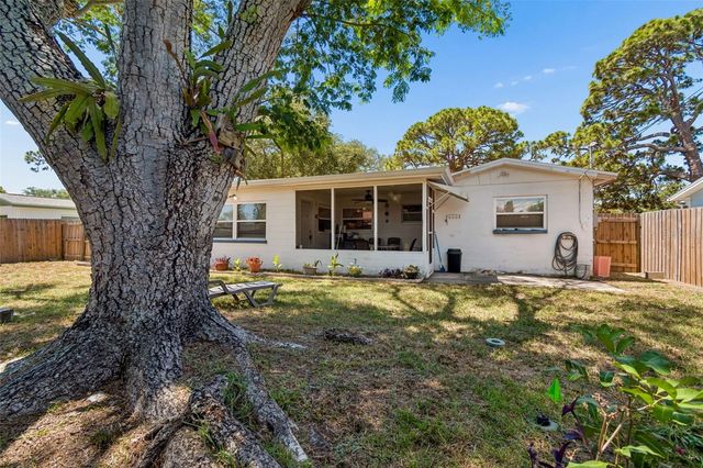2085 68TH AVENUE S, St Petersburg, FL 33712