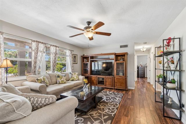 2085 68TH AVENUE S, St Petersburg, FL 33712