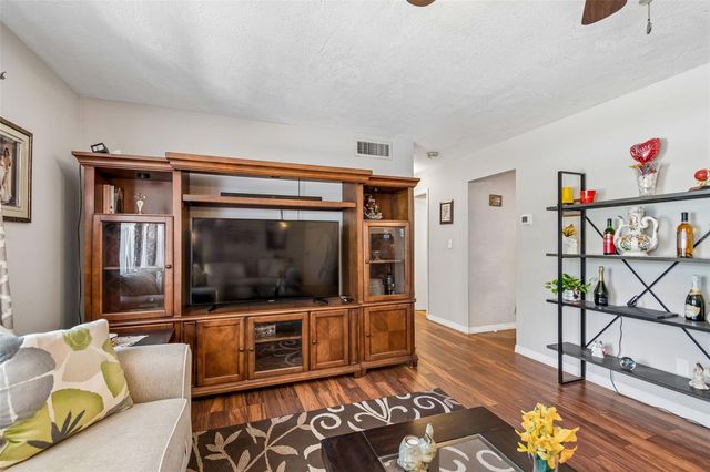 2085 68TH AVENUE S, St Petersburg, FL 33712