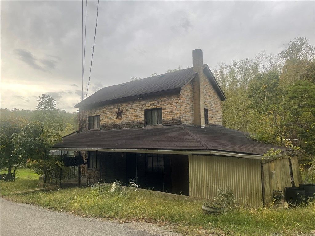 311 Mount Tabor Rd, Coal Center, PA 15423