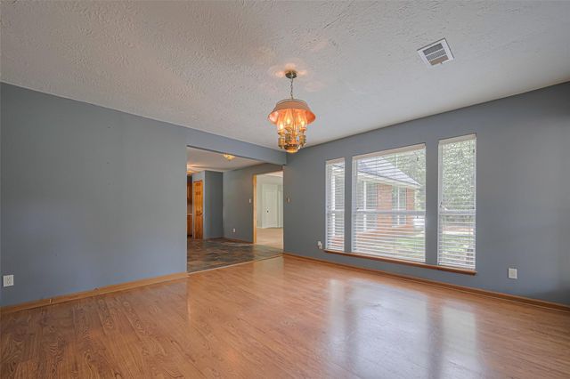 144 Pin Oak Lane, Hempstead, TX 77445