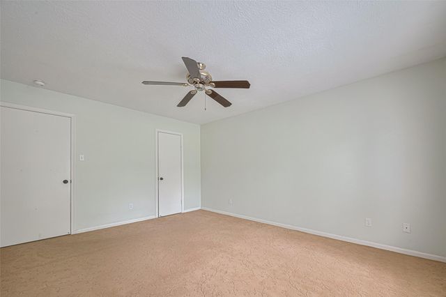 144 Pin Oak Lane, Hempstead, TX 77445