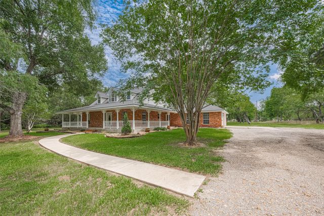 144 Pin Oak Lane, Hempstead, TX 77445