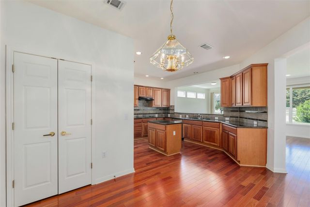 132 Belfalls DR, Georgetown, TX 78633