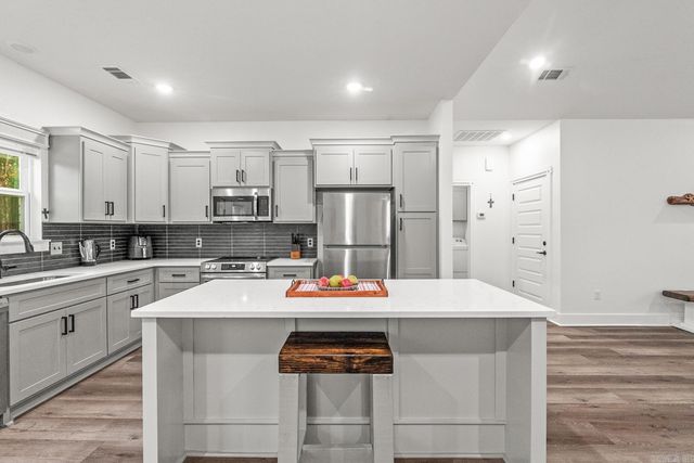 36 Sky Eagle Drive, Greenbrier, AR 72058