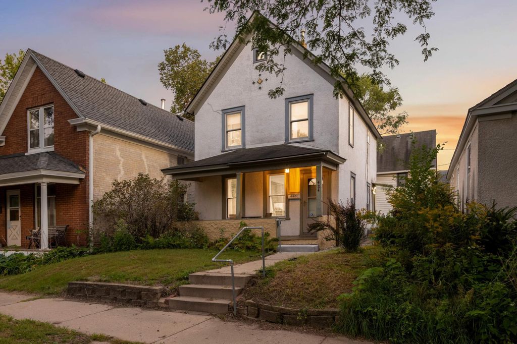 424 19th Avenue NE, Minneapolis, MN 55418