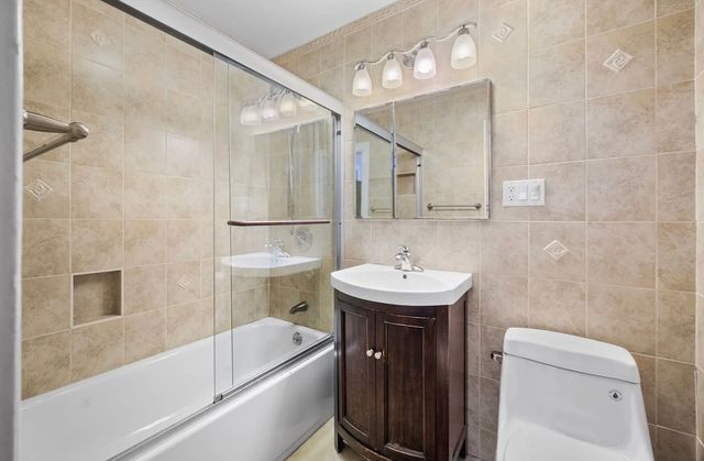 1834 Beacon St 5, Brookline, MA 02445