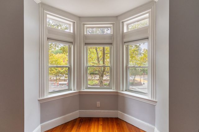 1834 Beacon St 5, Brookline, MA 02445