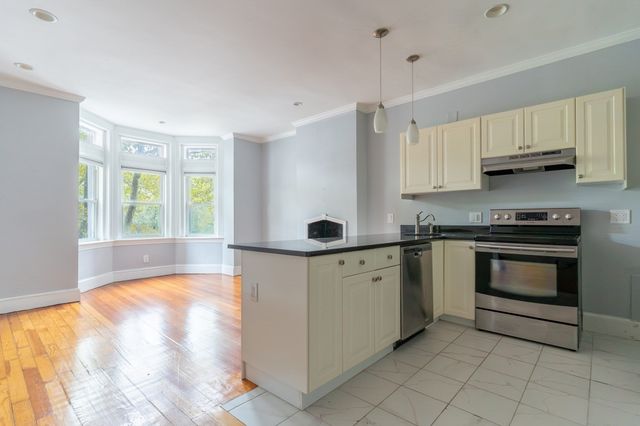 1834 Beacon St 5, Brookline, MA 02445