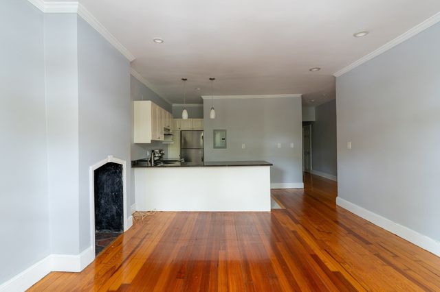 1834 Beacon St 5, Brookline, MA 02445