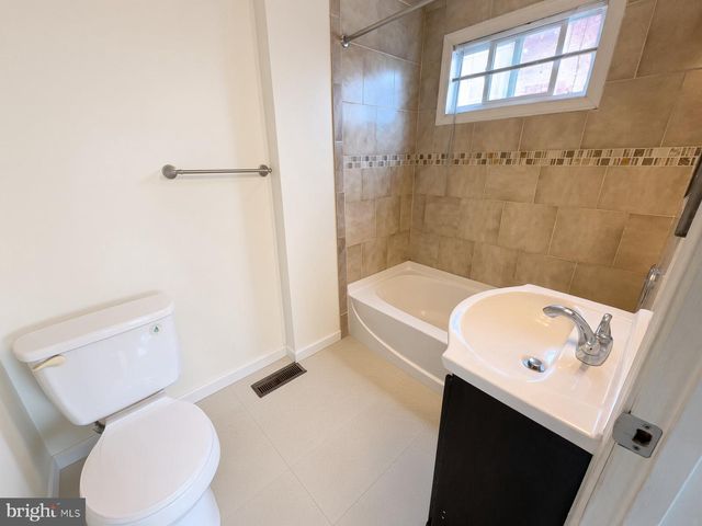 1018 45TH ST NE, Washington, DC 20019