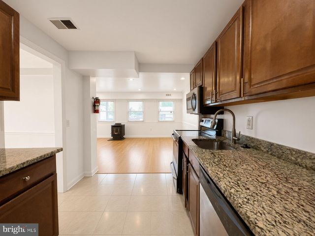 1018 45TH ST NE, Washington, DC 20019