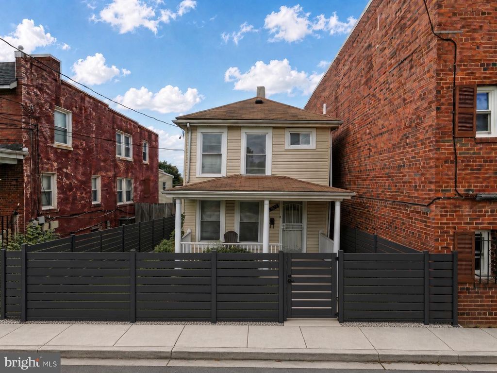 1018 45TH ST NE, Washington, DC 20019