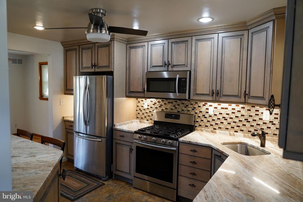 Image 7 of property listing at 1902 MOUNTAIN AVE, Baltimore, MD 21234