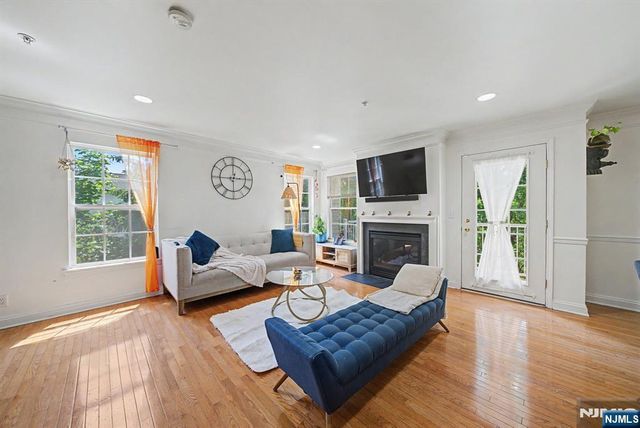 180 Blue Heron 180, Secaucus, NJ 07094