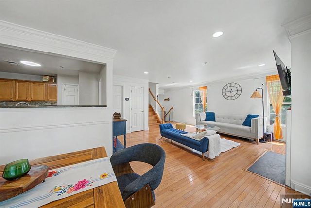 180 Blue Heron 180, Secaucus, NJ 07094