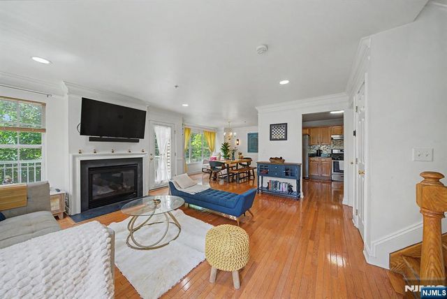 180 Blue Heron 180, Secaucus, NJ 07094