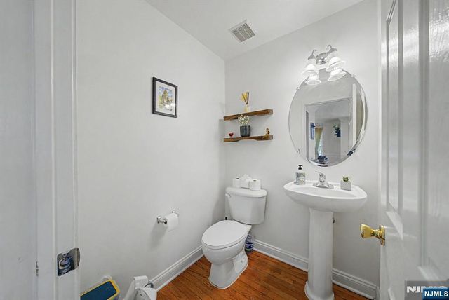 180 Blue Heron 180, Secaucus, NJ 07094