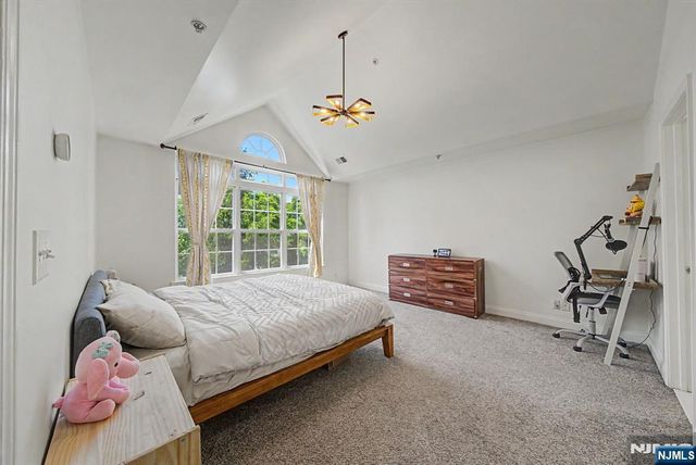 180 Blue Heron 180, Secaucus, NJ 07094