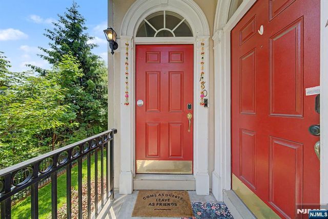 180 Blue Heron 180, Secaucus, NJ 07094