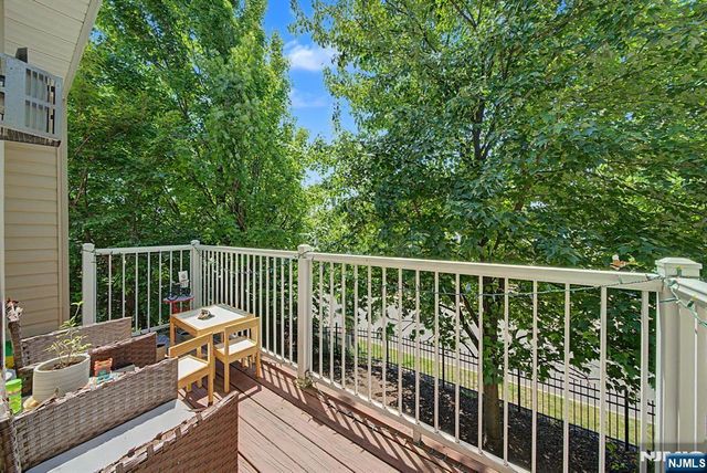 180 Blue Heron 180, Secaucus, NJ 07094