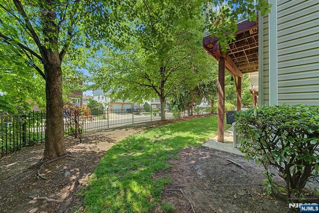 180 Blue Heron 180, Secaucus, NJ 07094