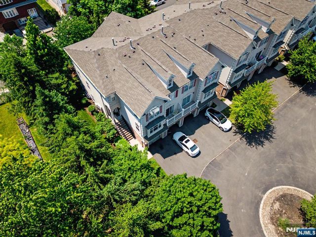 180 Blue Heron 180, Secaucus, NJ 07094