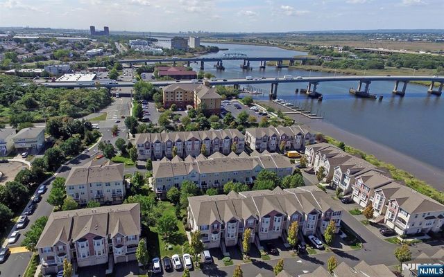 180 Blue Heron 180, Secaucus, NJ 07094