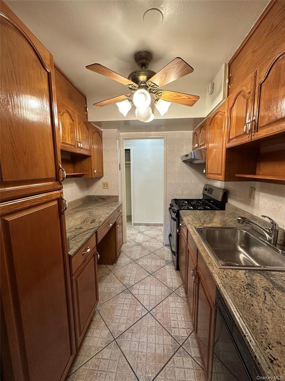 153-25 88th Street 4B, Howard Beach, NY 11414