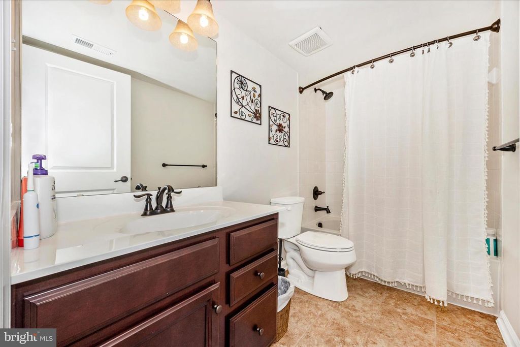 Image 19 of property listing at 4700 PULLER DR, Jefferson, MD 21755