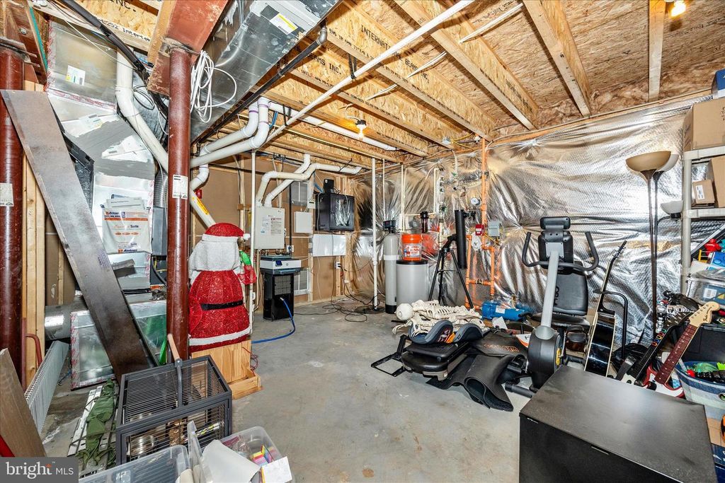 Image 20 of property listing at 4700 PULLER DR, Jefferson, MD 21755