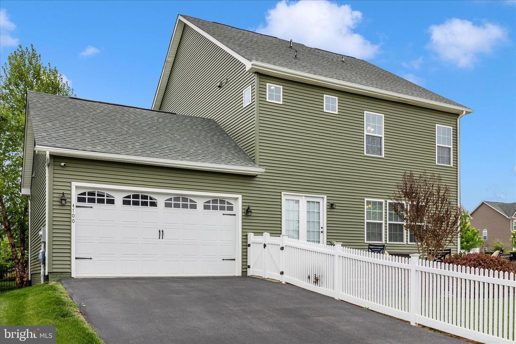 Image 40 of property listing at 4700 PULLER DR, Jefferson, MD 21755